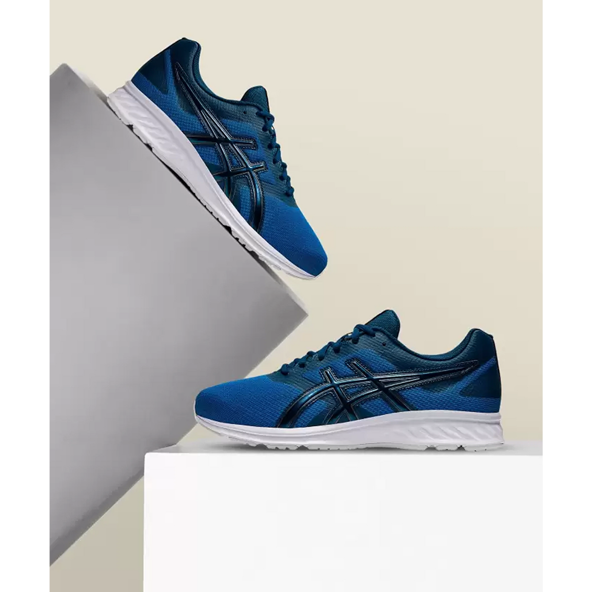 ASICS JQ 20 Running Shoes For Men  (1201A228.400)